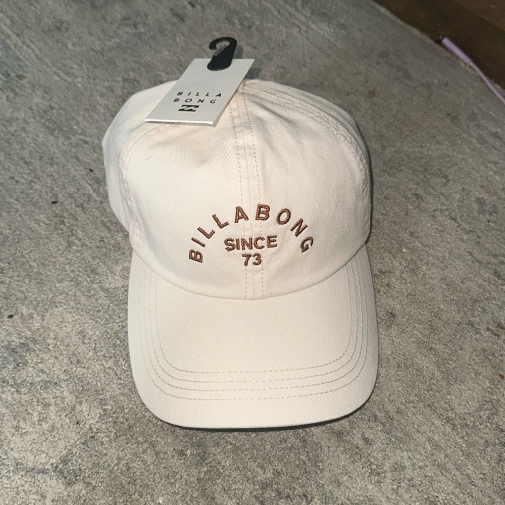 NWT Billabong Hat